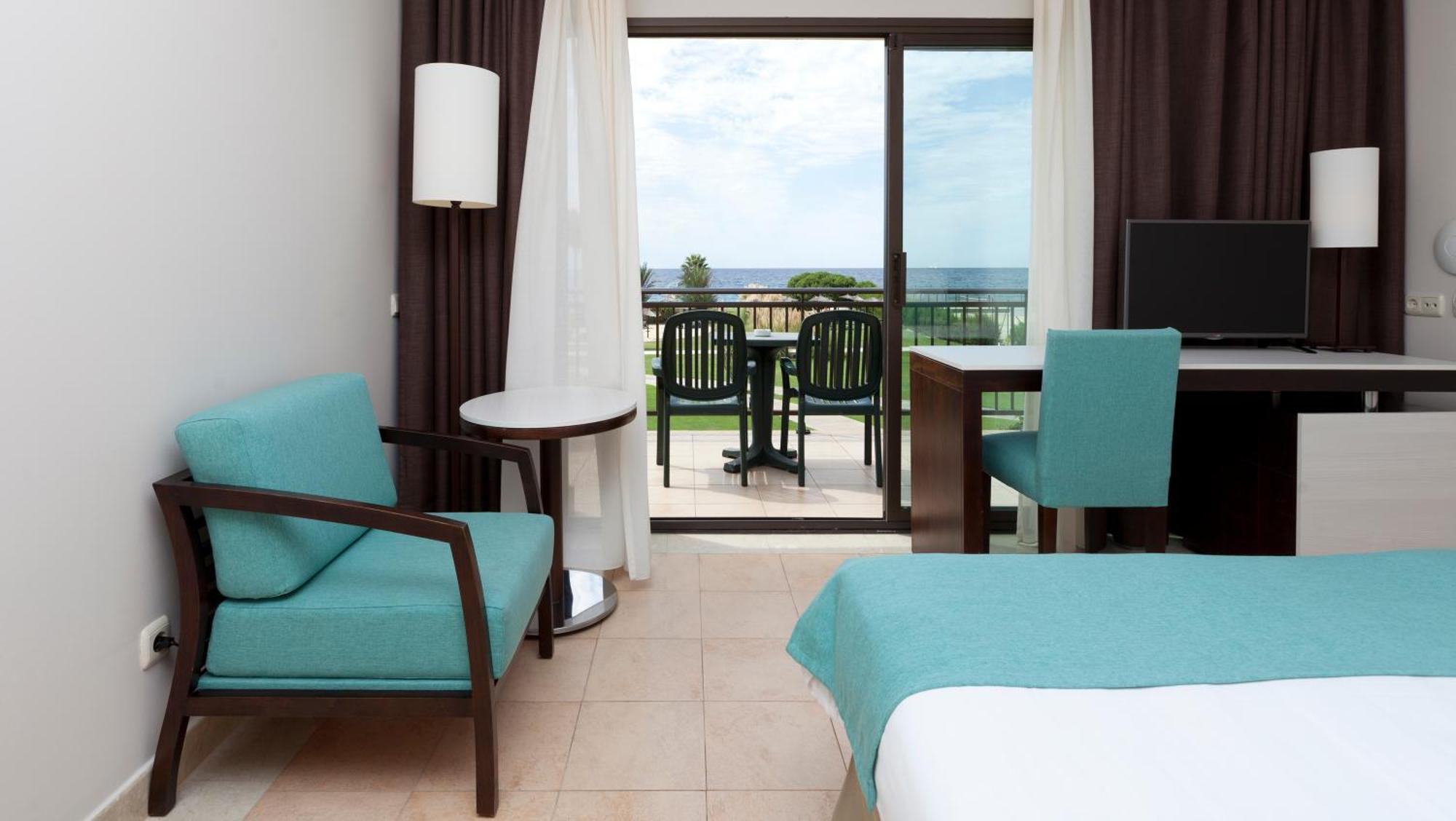Отель Impressive Playa Granada Golf Мотриль Экстерьер фото