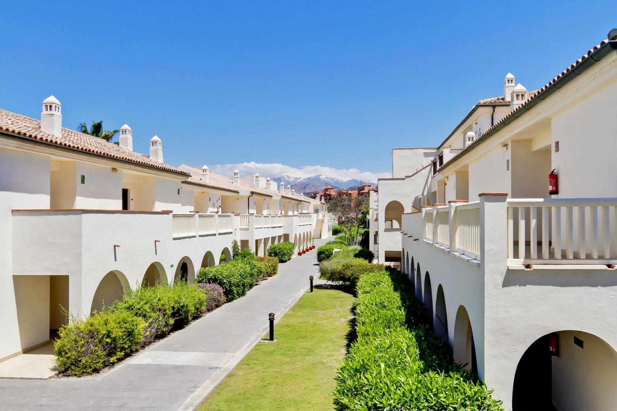 Отель Impressive Playa Granada Golf Мотриль Экстерьер фото