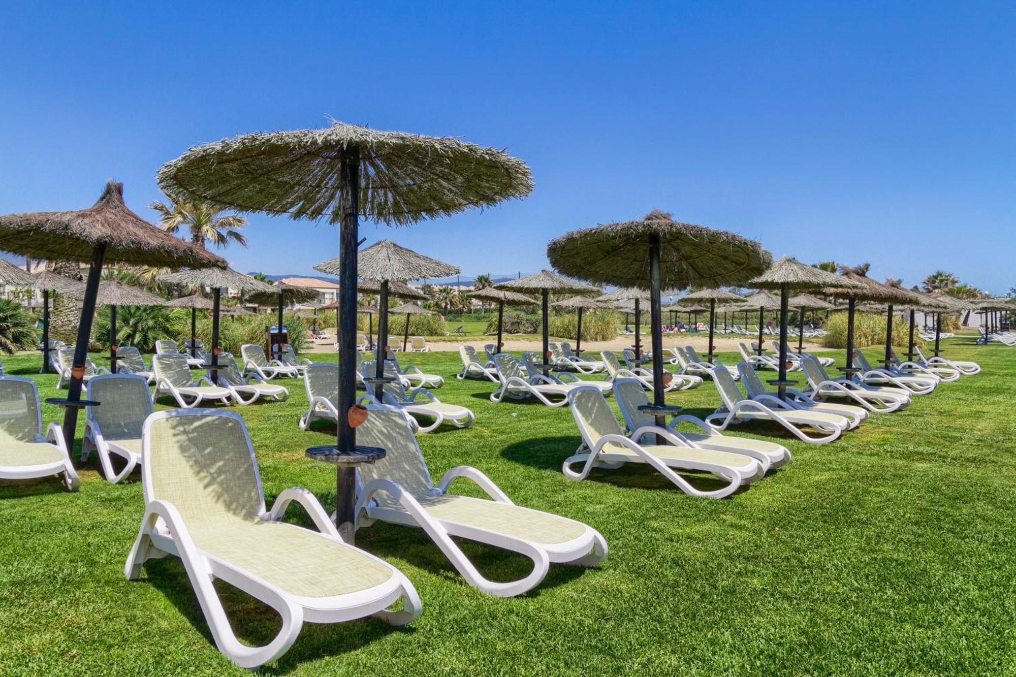 Отель Impressive Playa Granada Golf Мотриль Экстерьер фото