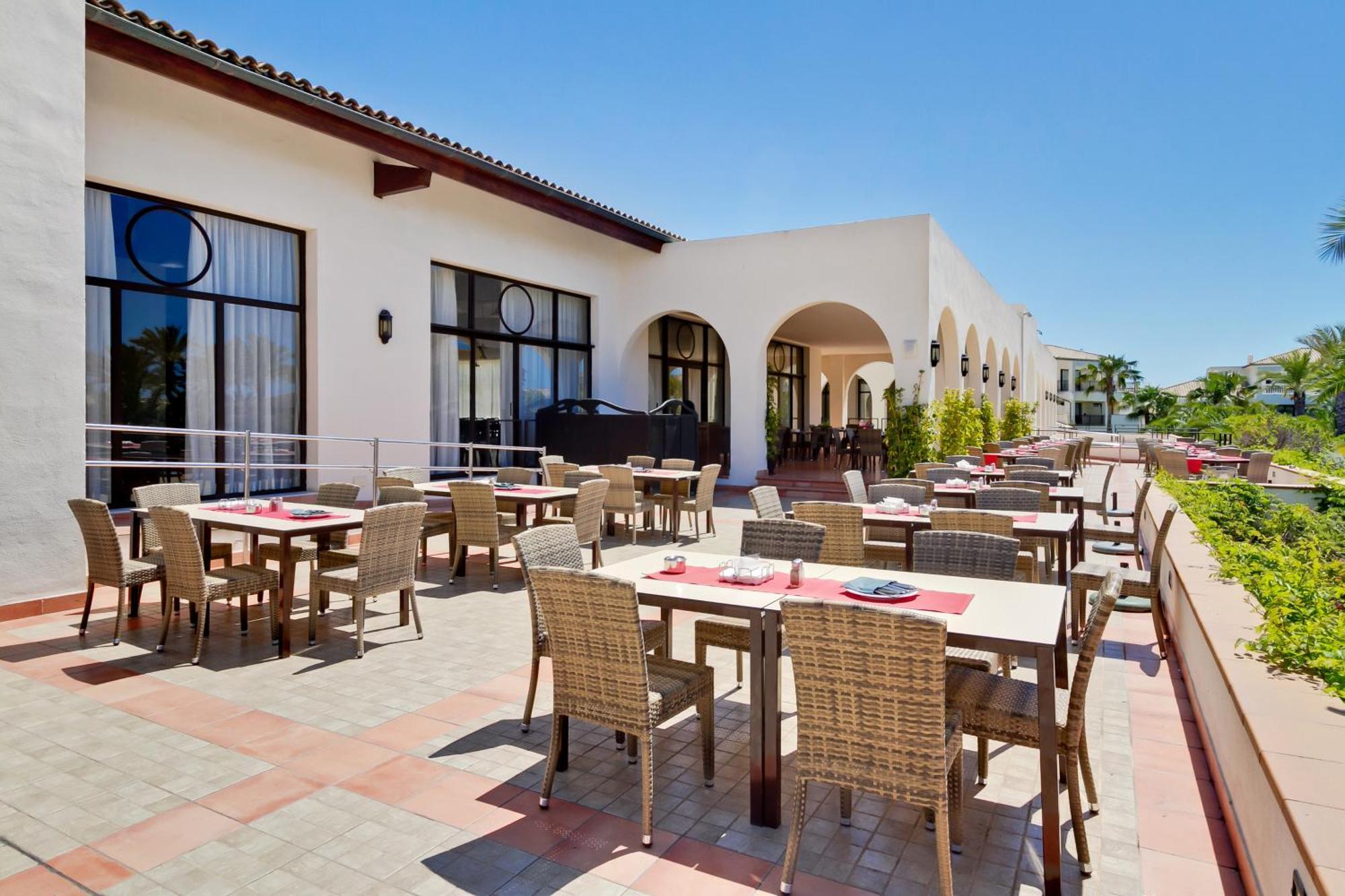 Отель Impressive Playa Granada Golf Мотриль Экстерьер фото