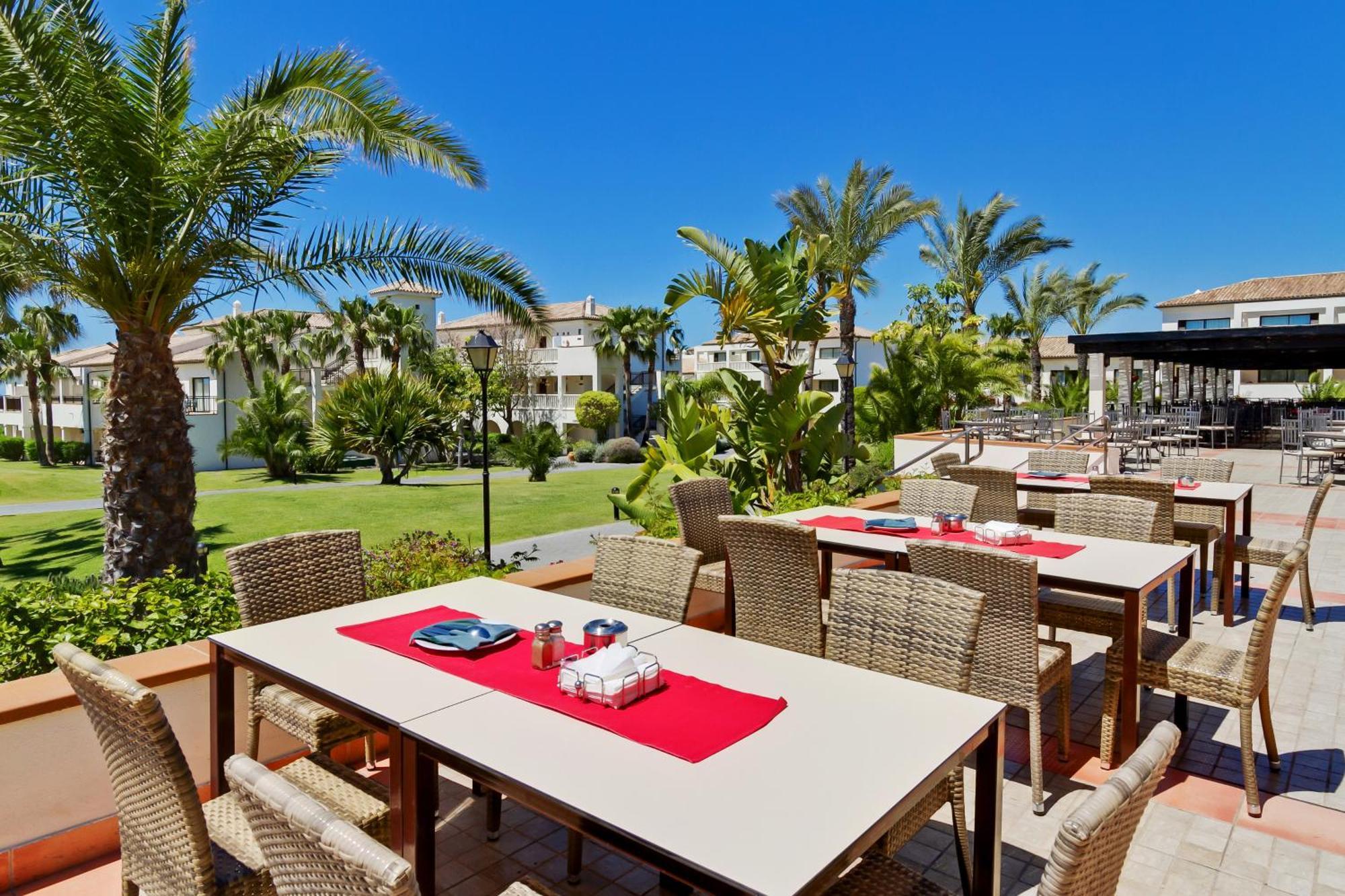 Отель Impressive Playa Granada Golf Мотриль Экстерьер фото